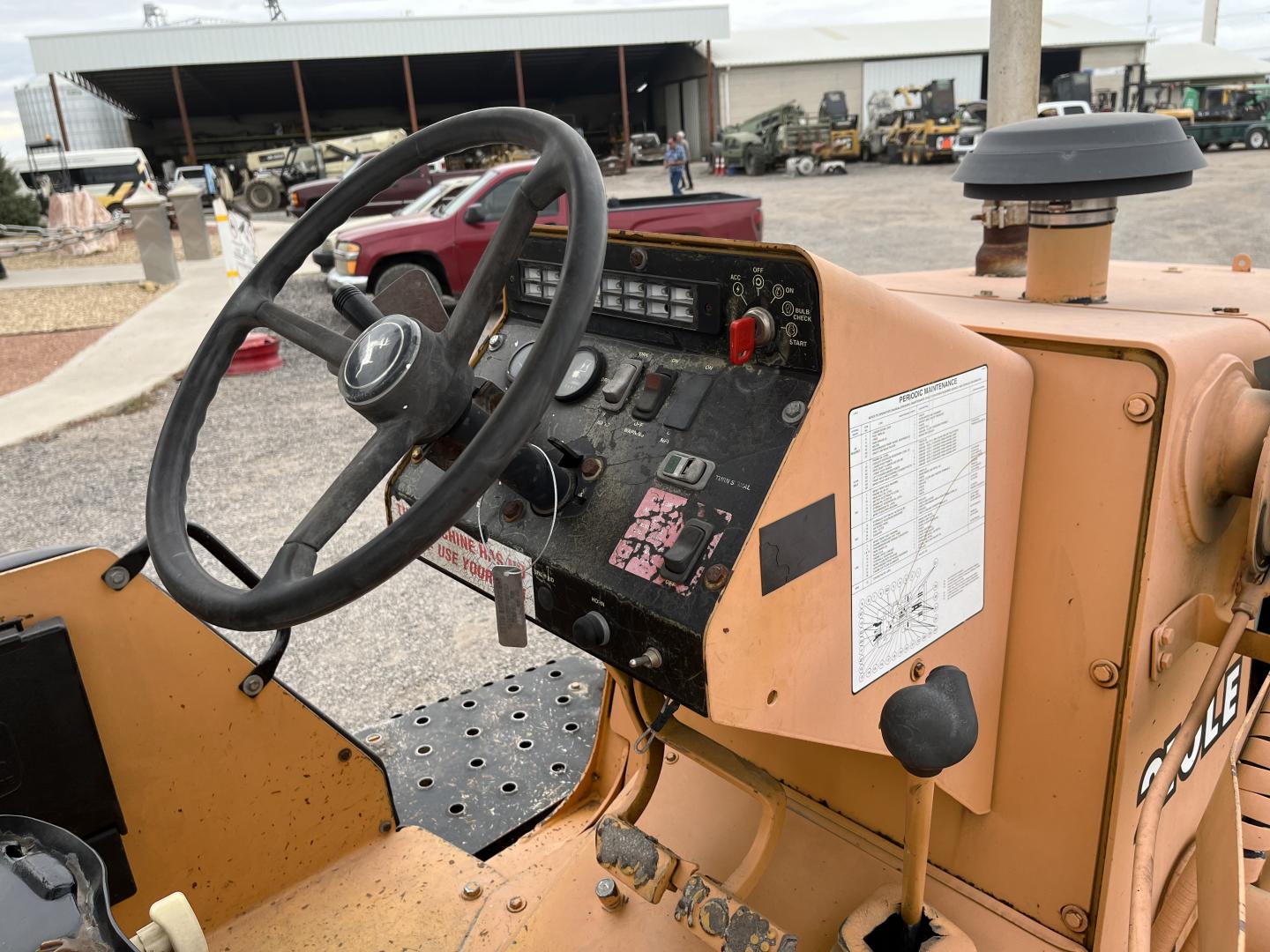 ./imagenes/INVOICE/2019/17260/CARGADOR CON ESCREPA JOHN DEERE 210LE (37).JPG